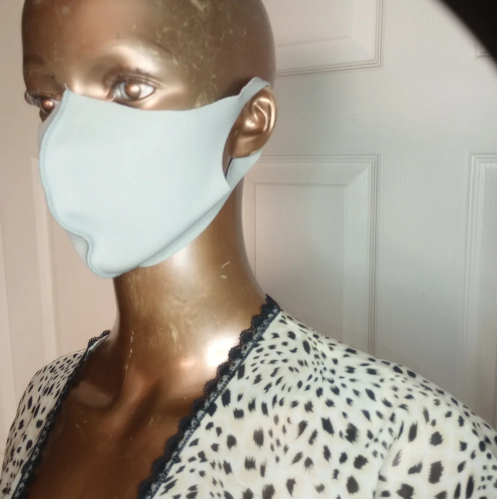 Unisex light grey face mask